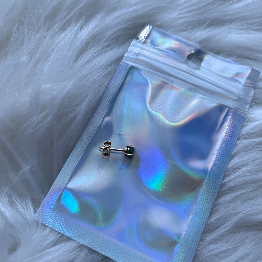 The Last Line Emerald Oval Stud Earring-Single - Picture 3 of 4